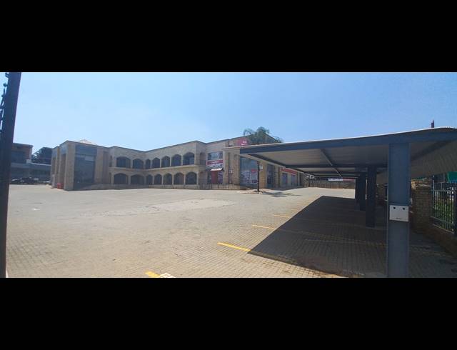 2,618M² BUSINESS CENTRE TO LET IN STRIJDOMPARK